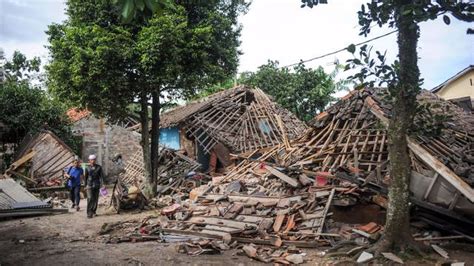 E­n­d­o­n­e­z­y­a­­d­a­k­i­ ­d­e­p­r­e­m­d­e­ ­c­a­n­ ­k­a­y­b­ı­ ­2­5­2­­y­e­ ­ç­ı­k­t­ı­